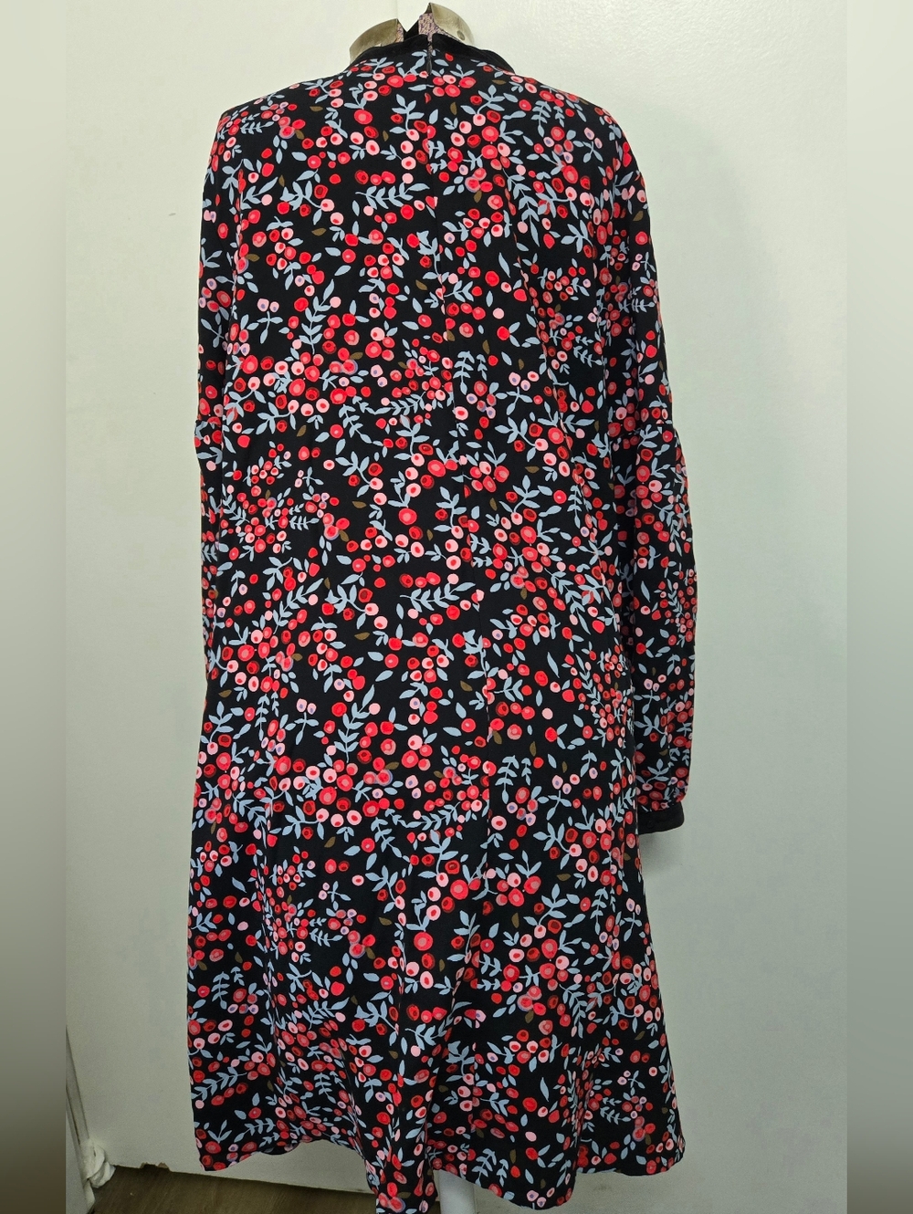 LOFT Floral Long Sleeved Tunic/Dress with Keyhole Collarsize large - Picture 3 of 4